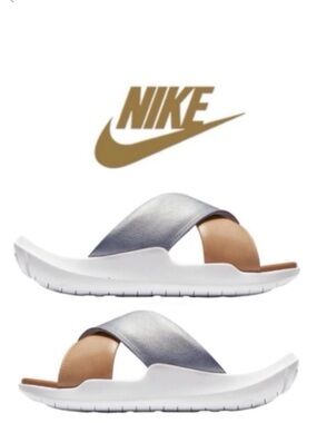 Womans Nike Benassi Future Cross Slide‎ Sandals Metallic Silver Tan Size 6